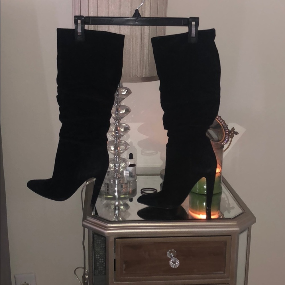 Knee boots